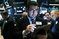 Tâm lý giới đầu tư đang ở mức thấp do thiếu vắng dữ liệu kinh tế